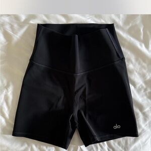 ALO Yoga Women's Black Bike Shorts